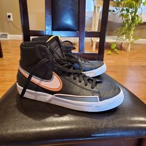 Nike womens blazer mid 77 infinite. Black light pink